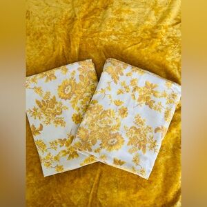 VINTAGE 70s Floral Pillow Cases